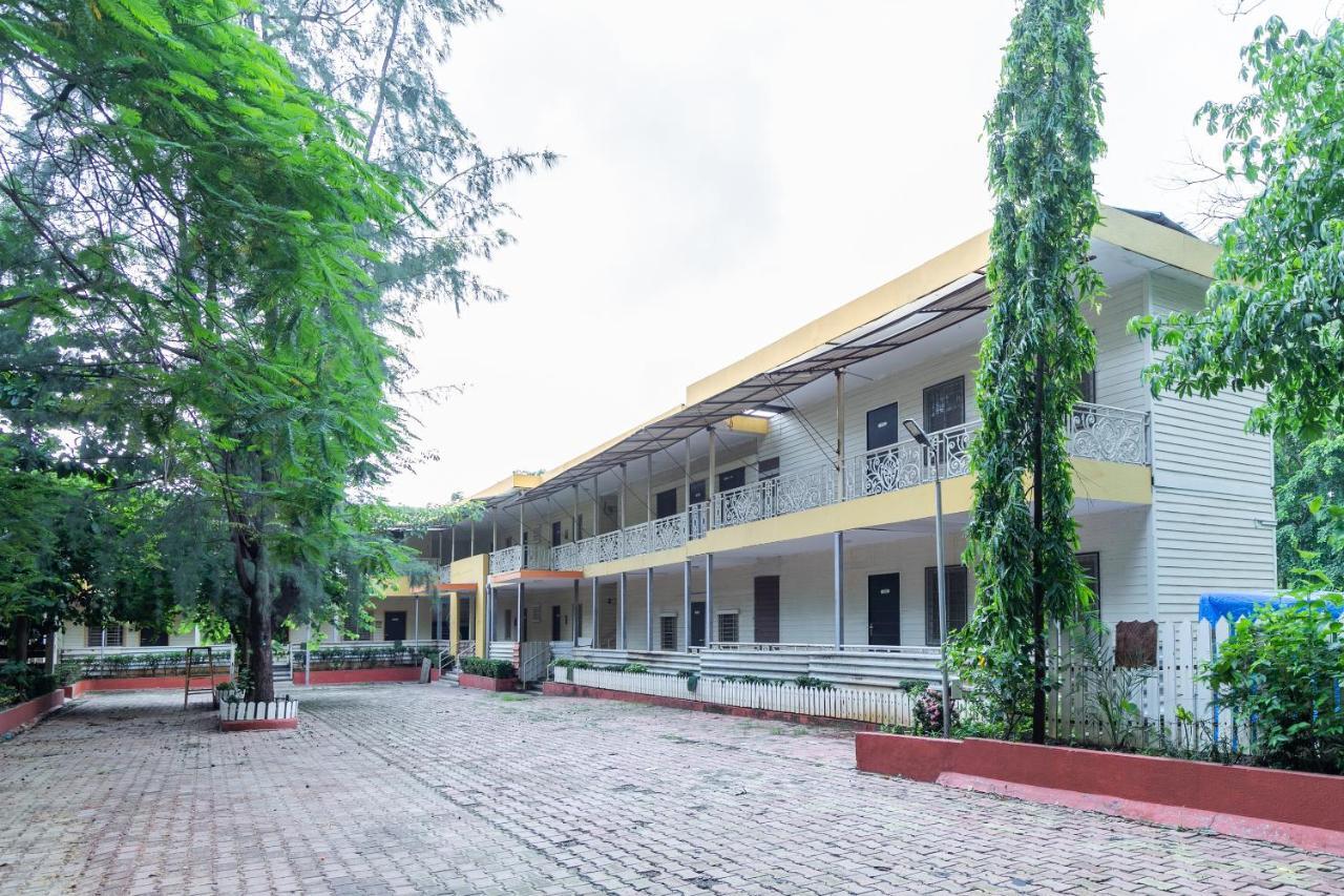 Capital O 47539Capital O Umbergaon Club Umargām Exterior photo